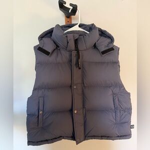Aritzia The Super Puff Shorty Vest size large in Stormwatch Grey